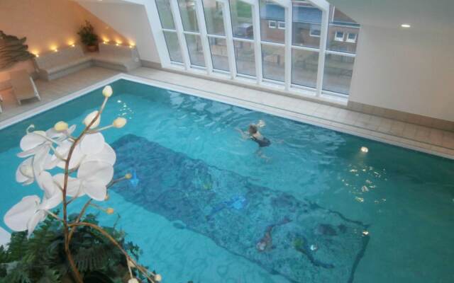 152 in the Trafalgar House