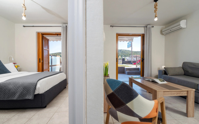 Stork Holiday Apartments - Garden & Sea View