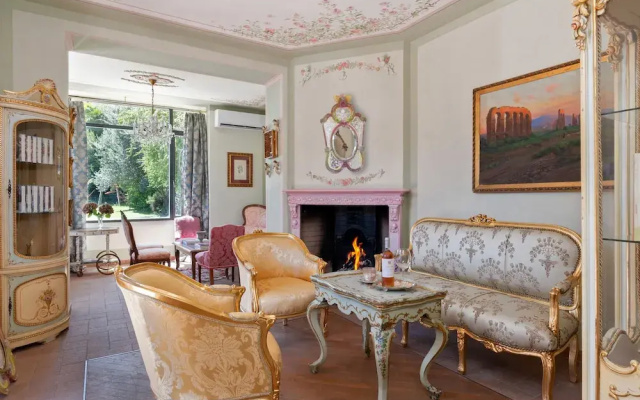 Pink Villa
