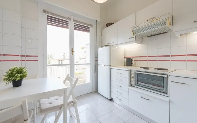 Cozy and Fresh 2bdrm apt Close to Metro