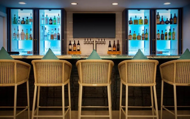 Fenwick Shores, Tapestry Collection by Hilton