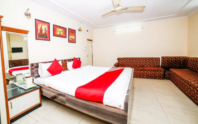 SR Inn By OYO Rooms