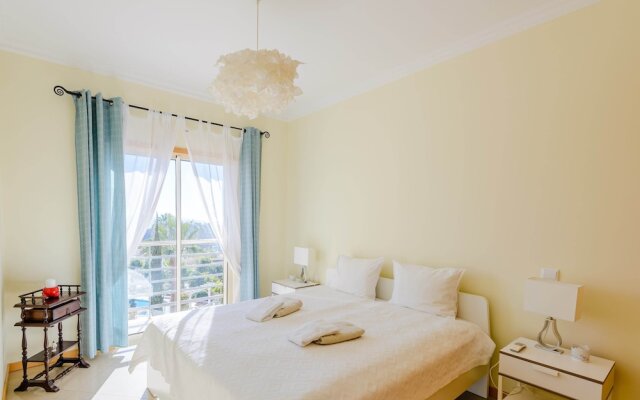 Sea view Apartment with sunbathing Terrace & 2 Swimming pools