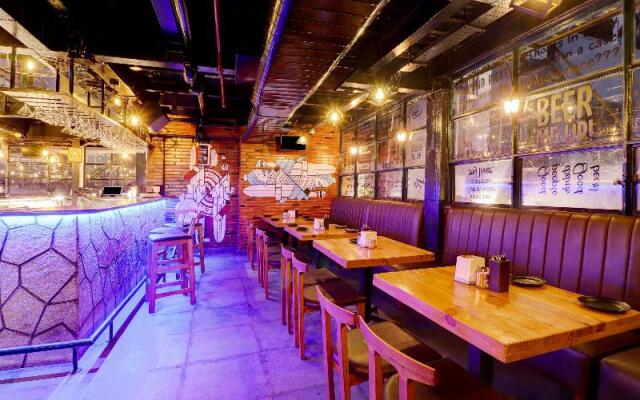 Capital O 33450 Hotel La Prosperite