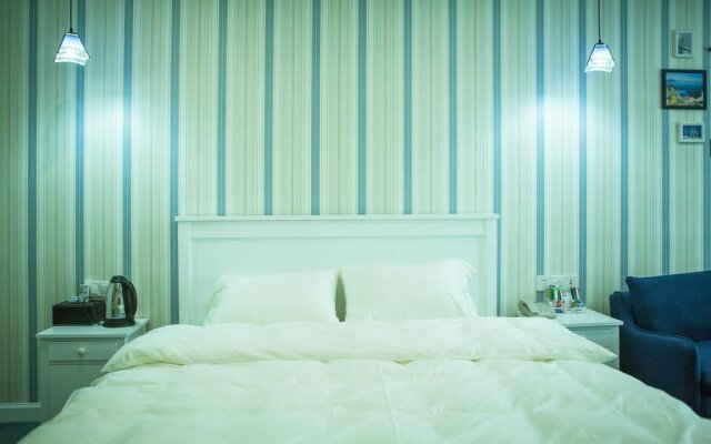Shadow & Felix Designer's Hotel