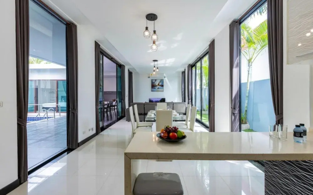 4 Bedroom Modern Pool Villa BL10