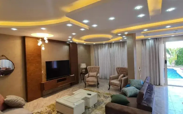 Amazing 5 Bedroom Villa with Private Swimming pool