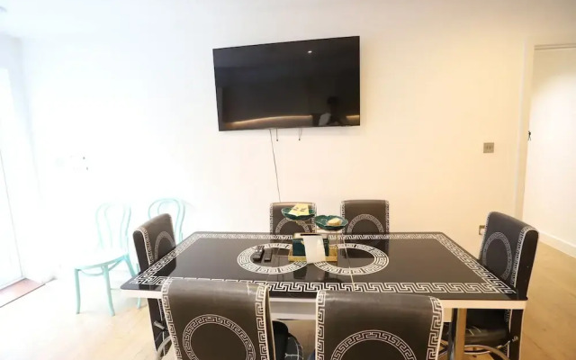 Luxury London Apartment With 5 Bedrooms