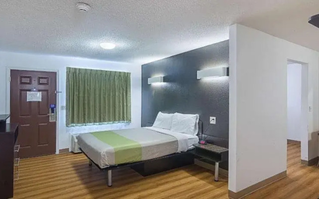 Studio 6-Oklahoma City, OK - Airport