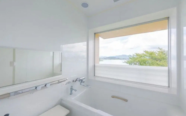 Lakeside Hot Spring Hotel Kunibiki