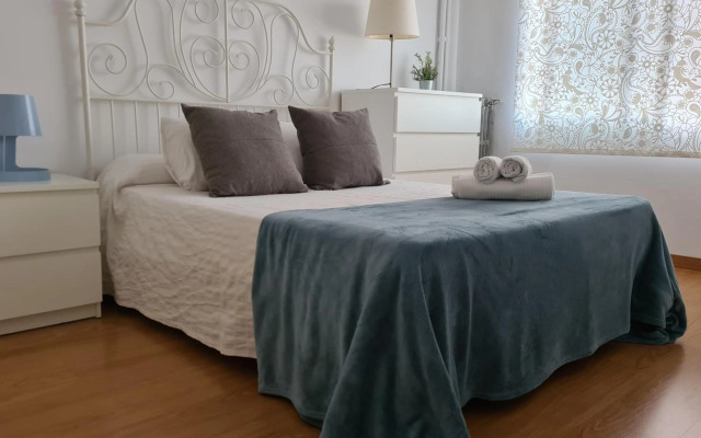 Apartamentos Dos Torres Légolas - Parking gratis