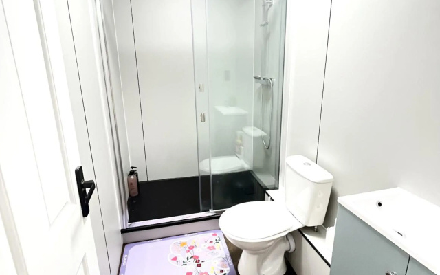 OYO Welsh Holiday Accommodation - Modern Stay