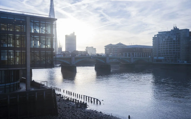 Sublime 1 bed Flat With Thames View