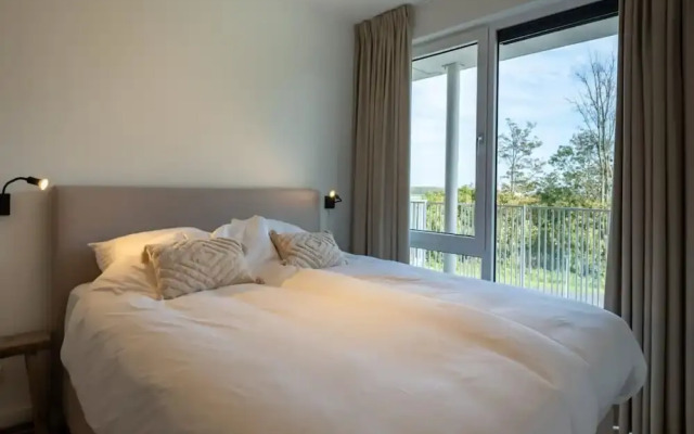 Spacious Waterfront Apartment