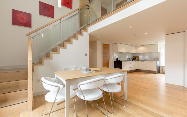 424 - Simpson's Loan Duplex Apartment