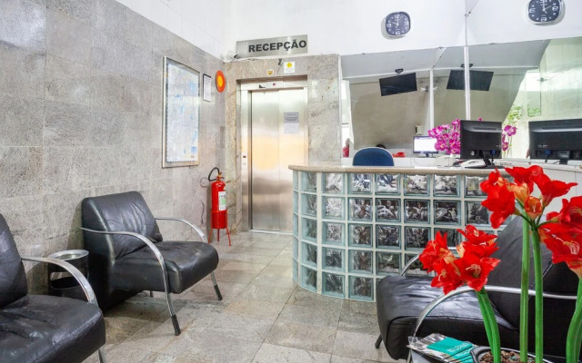 Hotel Economy 888 By UP Hotel Próximo a Praça da Estação e Rodoviária