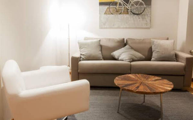 Izaka Apartments D377