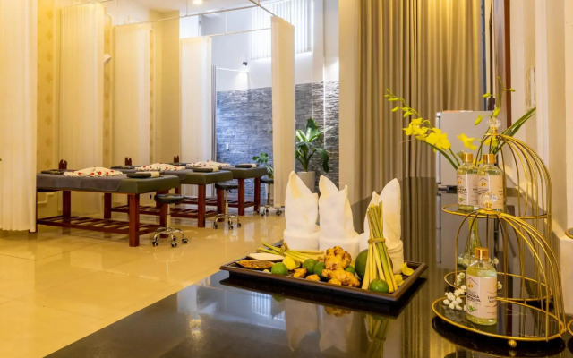 Hue Crown Boutique Hotel