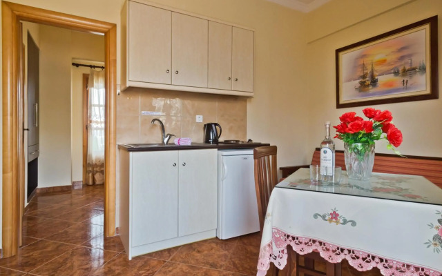Montemar Studios & Apartments