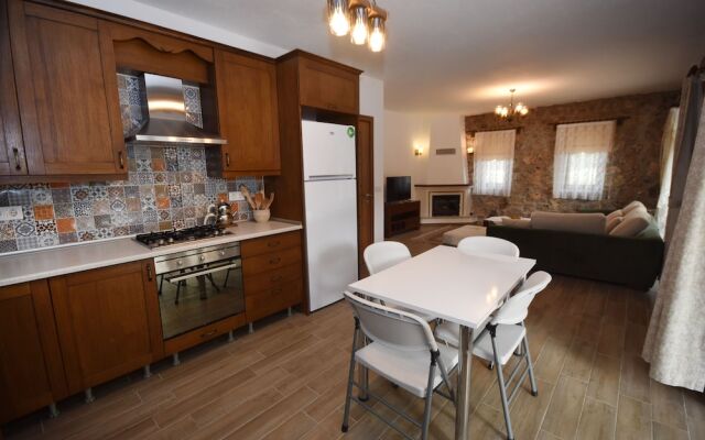 Villa Kandeger by Helaltatilvillari