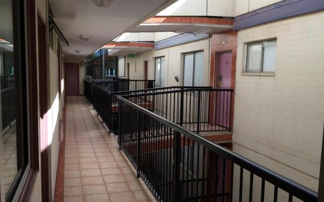 Edgecliff Lodge Motel