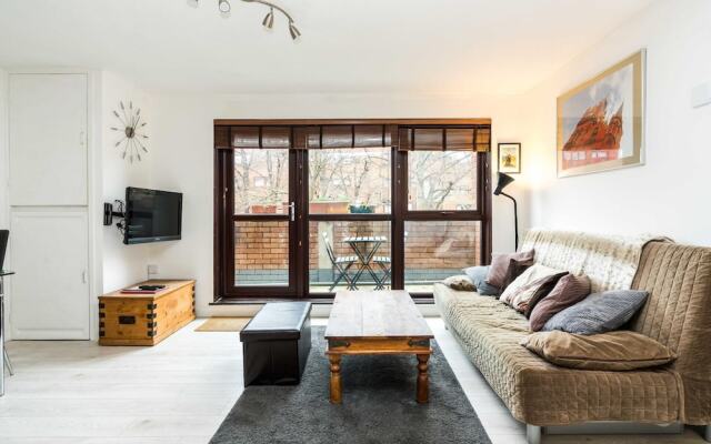 Luxury Islington Apartment with Balcony
