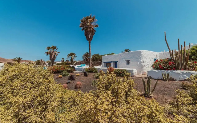 Seaside Villa La Graciosa