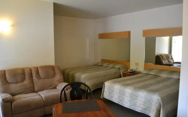 Calabogie Motor Inn