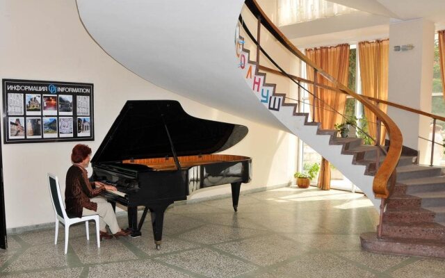International House of Journalists Resort