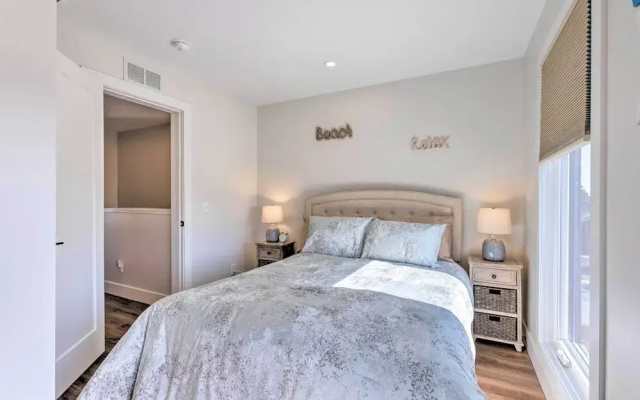 Traverse City Townhome: Walk to Beach!