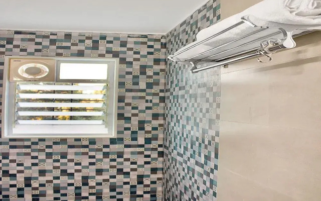 Townhouse 749 The Upper Room