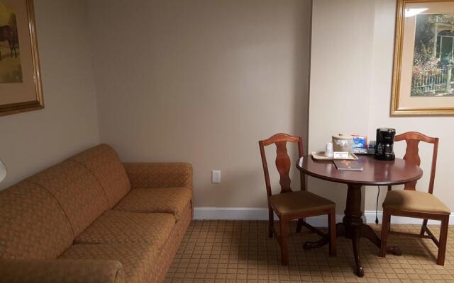 Elwood Hotel & Suites