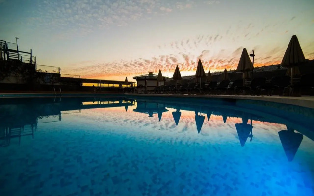 Apartamentos Cabau Altair