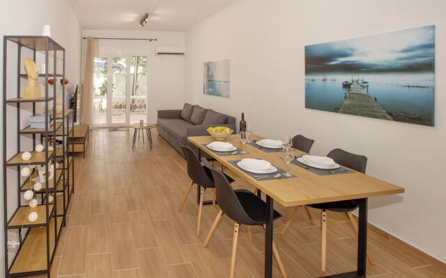 Beautiful apt near the sea by GHH