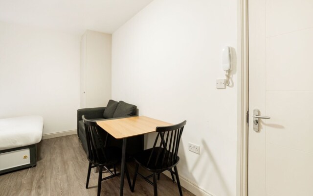 Pleasant Apartment in London Near Tooting Market