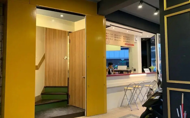 Qingju Hostel