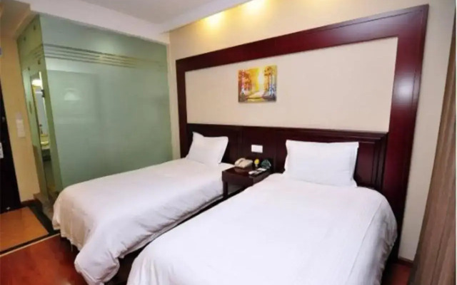 GreenTree Inn Kunming Chenggong University City HSR Station Shilin Street Express Hotel