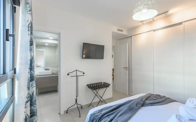 Oceanfront Apartment in Isla Canela