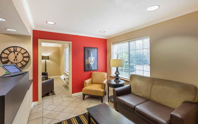 Extended Stay America Suites Milwaukee Brookfield