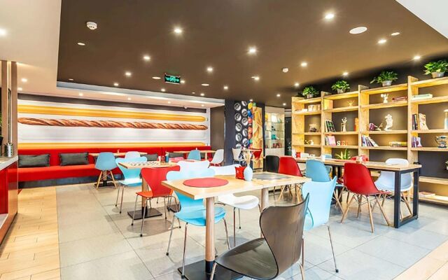 ibis Luoyang Baolong Square Hotel