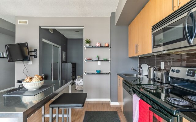 Newly Designed 1BR Executive Suite Great Location