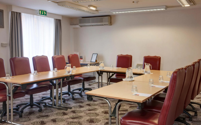 Holiday Inn Lincoln by IHG