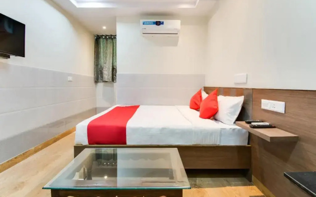 OYO Flagship Hotel GV Residency