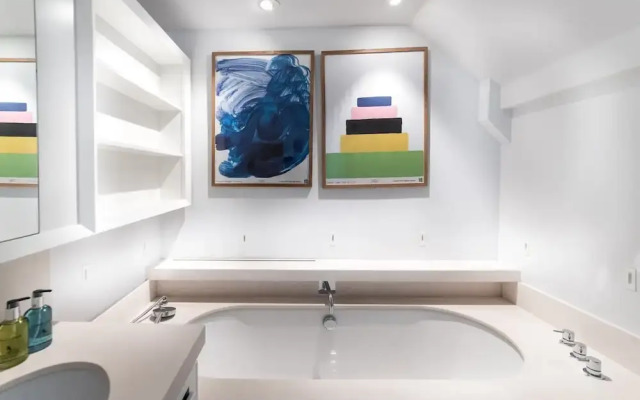 The Colouring Book TLB-02