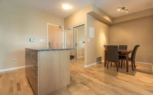 Sky View Suites - Maple Leaf Square