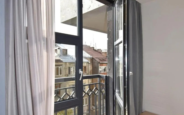 New eurorenovated, Modern apartment for rent in Koghbatsi street KO1642
