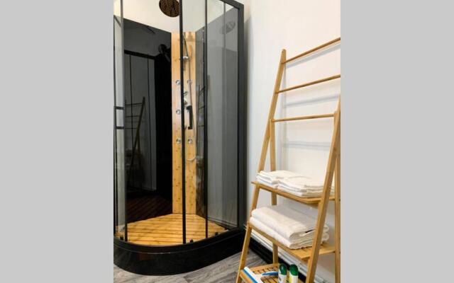 Nid Douillet a 5 Minutes Des Plages