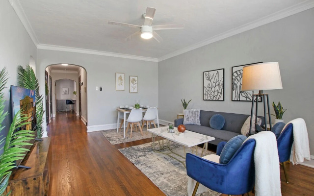 Classic & Charming 2BR Apt in Lincoln