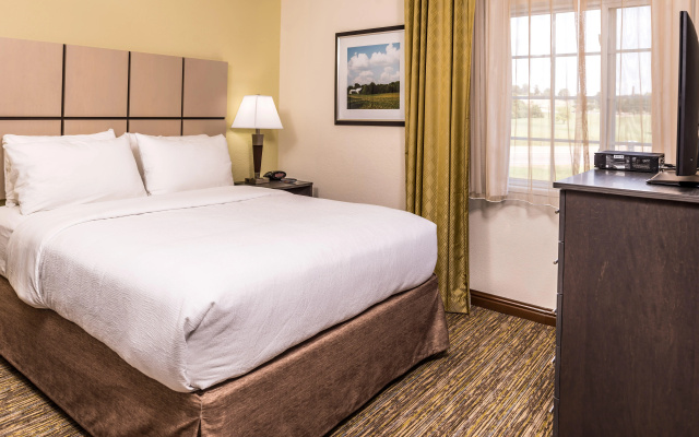Candlewood Suites Kansas City Speedway by IHG