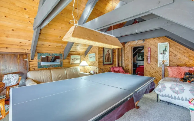 10 Mi to Lake Tahoe Beaches: Home w/ Pool Table